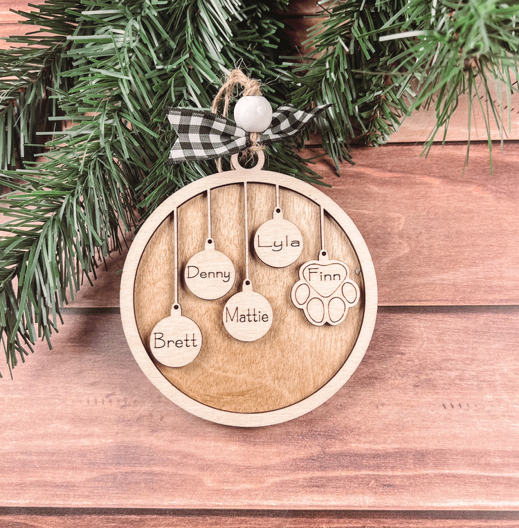 Personalized Family Ornament with Names & Pet Paw Prints - Custom Wooden Keepsake for Christmas 2024, Perfect Gift for Families and Pet Lovers
