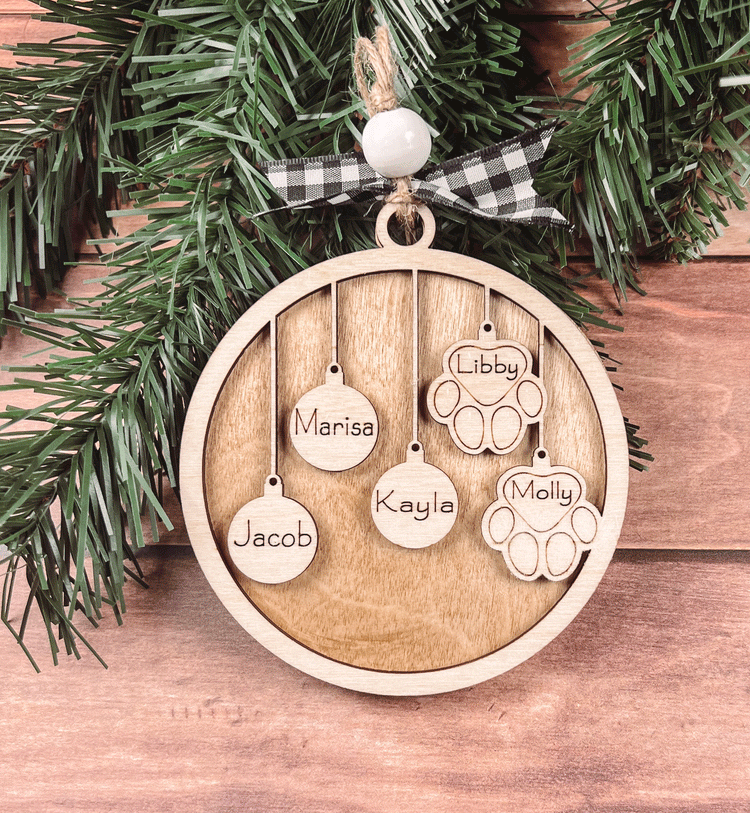 Personalized Family Ornament with Names & Pet Paw Prints - Custom Wooden Keepsake for Christmas 2024, Perfect Gift for Families and Pet Lovers